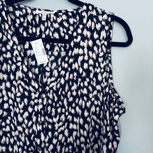 NWT Maurices Black Printed V-Neck Sleeveless Top with Cream and Blush Spots
